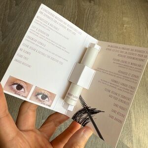 Kylie Cosmetics Wisp Lash Mascara – Mini Size🖤 Shade: Black